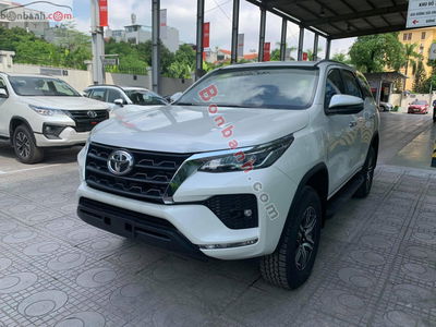 Xe Toyota Fortuner 2.4L 4x2 AT 2025