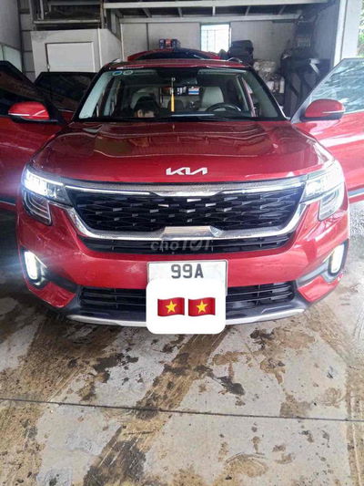 Kia Seltos 2022 1.6 AT Luxury - 10000 km
