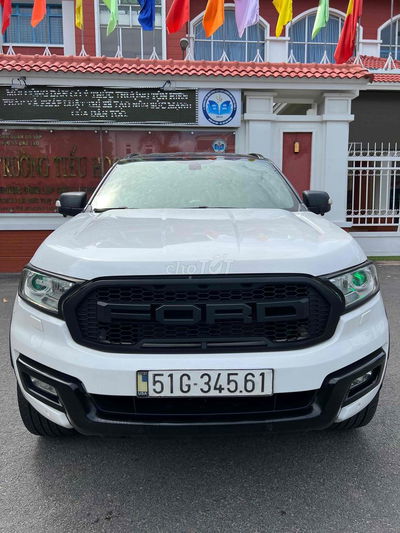 Ford Everest 2016 Titanium 1 cầu xe cực đẹp bs đẹp