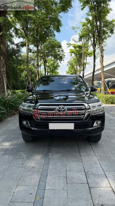 Xe Toyota Land Cruiser 4.6 V8 2020