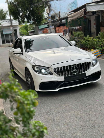 Mercedes C Class C300 AMG - Model 2020 . 79000 km