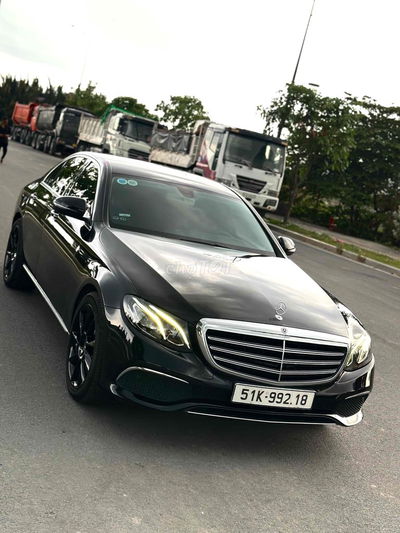 Mercedes E200 Mua mới 2018 - 102000 km Chính chủ