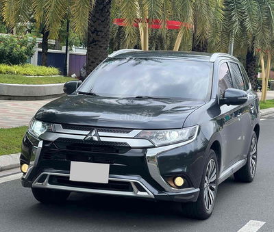 Bán Outlander 2.0L CVT 2023 - Xe Gia Đình Siêu Đẹp