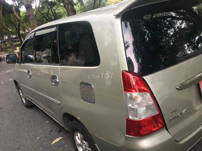 Toyota Innova 2006 J - 123456 km