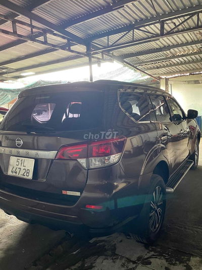 Nissan Terra 2018 - 76000 km