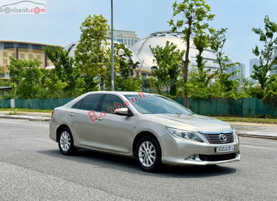 Xe Toyota Camry 2.0E 2014