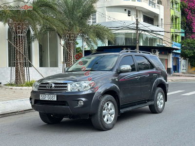 Xe Toyota Fortuner 2.7V 4x4 AT 2010