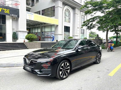 Xe VinFast Lux A 2.0 Premium 2.0 AT 2019