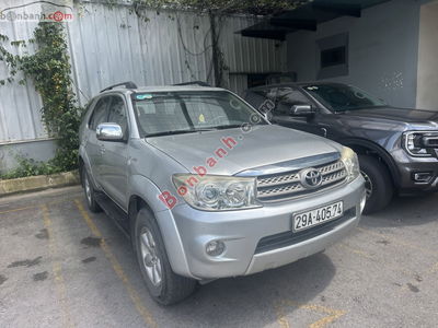 Xe Toyota Fortuner 2.7V 4x4 AT 2011