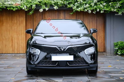 Xe VinFast VF7 Plus 2025