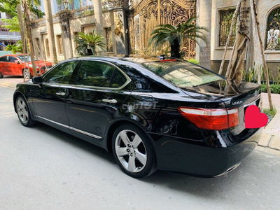 LEXUS LS460L Bản 4 ghế có massage