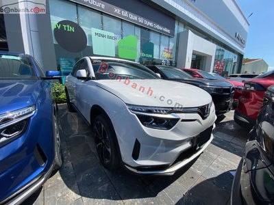 Xe VinFast VF8 Plus 2022