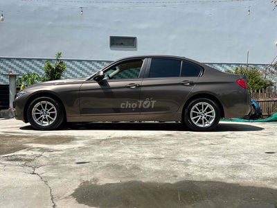 BMW 3 Series 2012 mẫu mới sipot