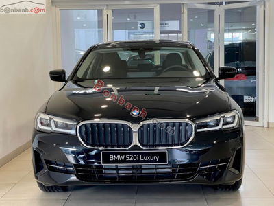 Xe BMW 5 Series 520i 2023