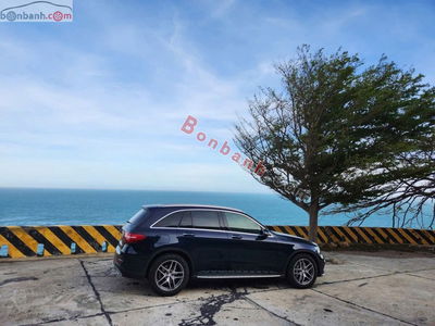 Xe Mercedes Benz GLC 300 4Matic 2017