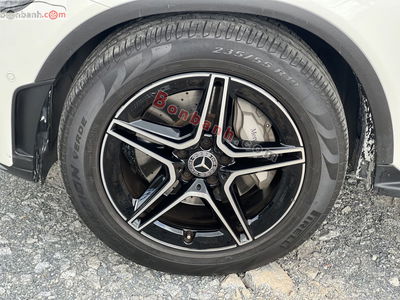 Xe Mercedes Benz GLC 300 4Matic 2020