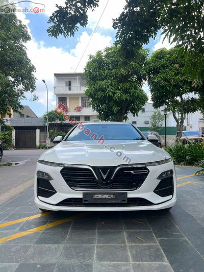 Xe VinFast Lux A 2.0 Premium 2.0 AT 2019