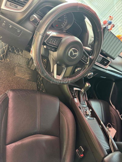 Mazda 3 2017 1.5 AT Sedan - 80000 km