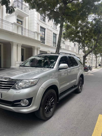 Toyota Fortuner 2015 2.7V 4x4 - 92000 km