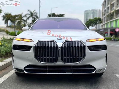 Xe BMW 7 Series 735i Pure Excellence 2023