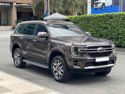 Ford Everest 2024 Titanium 2.0 AT 4x2 - 5600 km