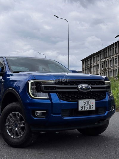 Ford Ranger 2023 XLS 2.0 4x2 AT - Xe Lướt giá Tốt