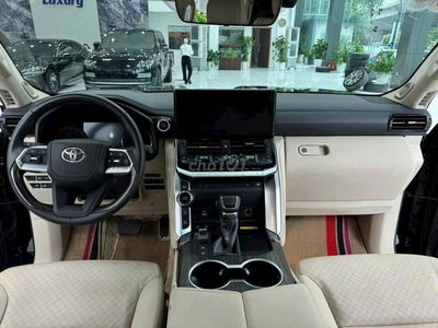 LC300 sx 2024 full body Trung Đông