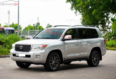 Xe Toyota Land Cruiser VX 4.6 V8 2014