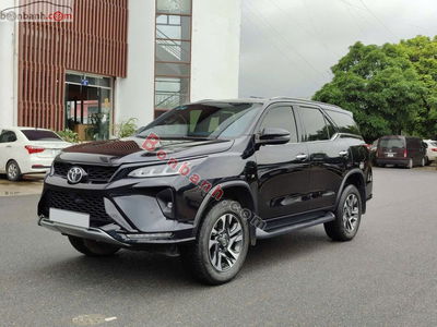 Xe Toyota Fortuner 2.4G 4x2 AT Legender 2021