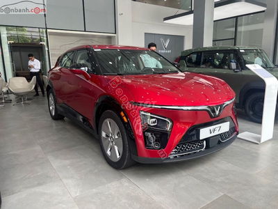 VinFast VF7 Eco 2025