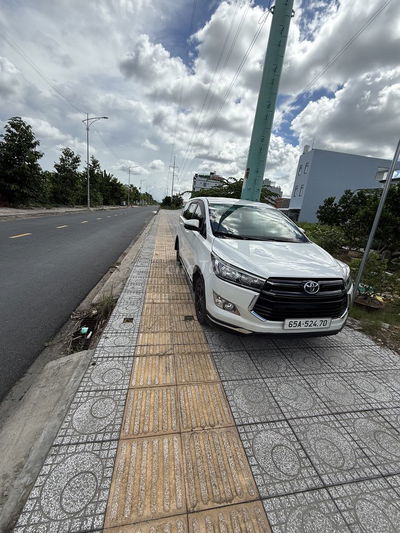 Toyota Innova 2018 2.0 Venturer - 165000 km
