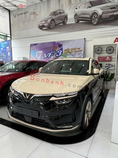 Xe VinFast VF8 Lux 2024