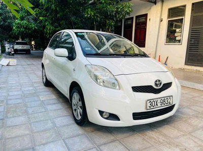Toyota Yaris 2010 1.3 AT - 15000 km