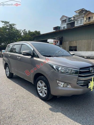 Xe Toyota Innova 2.0E 2016