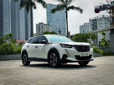 Peugeot 2008 màu trắng, sản xuất 2022