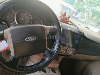 Ford Everest 2007 2.5L 4x2 MT - 230000 km