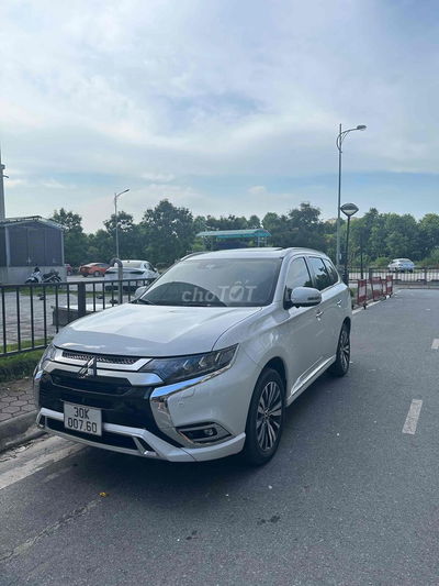 Mitsubishi Outlander 2022 2.0 CVT Premium - 3000 k