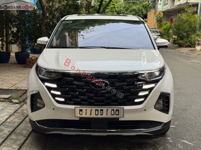 Xe Hyundai Custin Cao Cấp 2.0T 2023