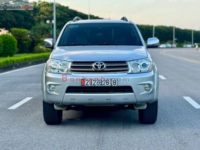 Xe Toyota Fortuner 2.7V 4x4 AT 2011