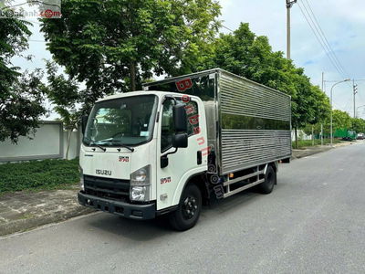 Xe Isuzu QKR QMR77HE5 Thùng Kín 2025
