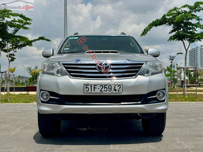 Xe Toyota Fortuner 2.5G 2015