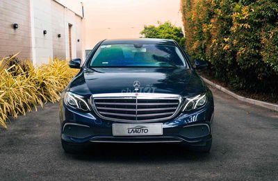 Mercedes- Benz E200 Đklđ 2017 - trả trước 350tr
