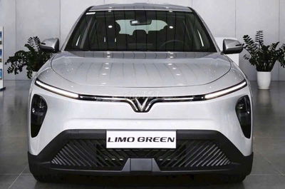 VINFAST LIMO GREEN MPV 7chỗ GIAO XE THÁNG 8