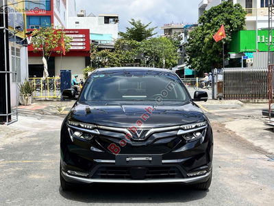 Xe VinFast VF8 Eco AWD 2023