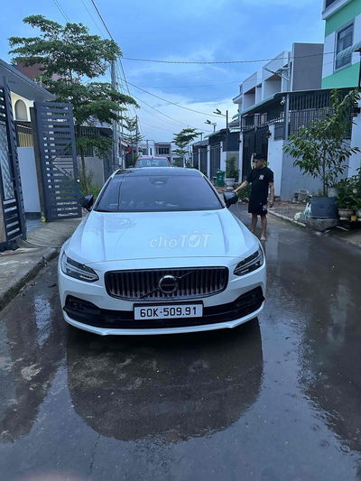 Volvo S90 2023 LWB Ultimate B6 AWD - 20000 km