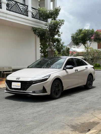 Hyundai Elantra 1.6 AT Đặc biệt Model 2023
