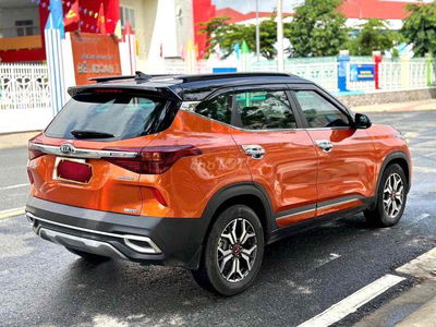 Kia Seltos 2021 1.4 Premium - 67000 km. xe zin.