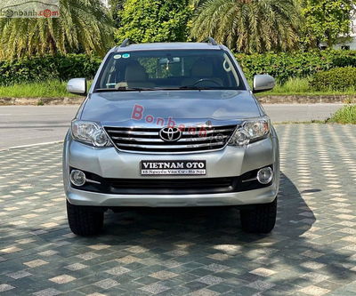 Xe Toyota Fortuner 2.7V 4x2 AT 2015