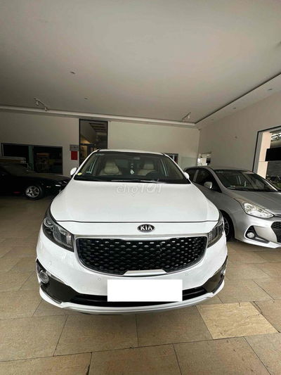 Kia Sedona 2018 2.2 DATH - 180000 km