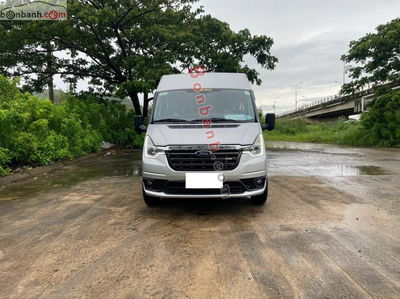 Xe Ford Transit Tiêu chuẩn 2023